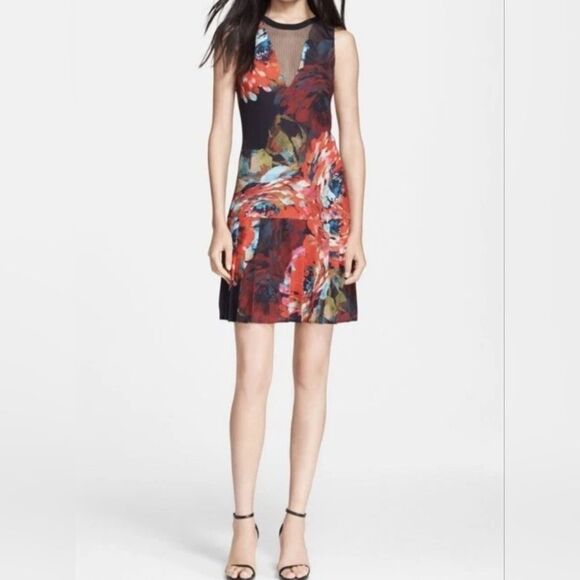 Trina Turk Floral Print Dress Sleeveless Pleated Mini Party Cocktail Size EUC 4 - Picture 2 of 13